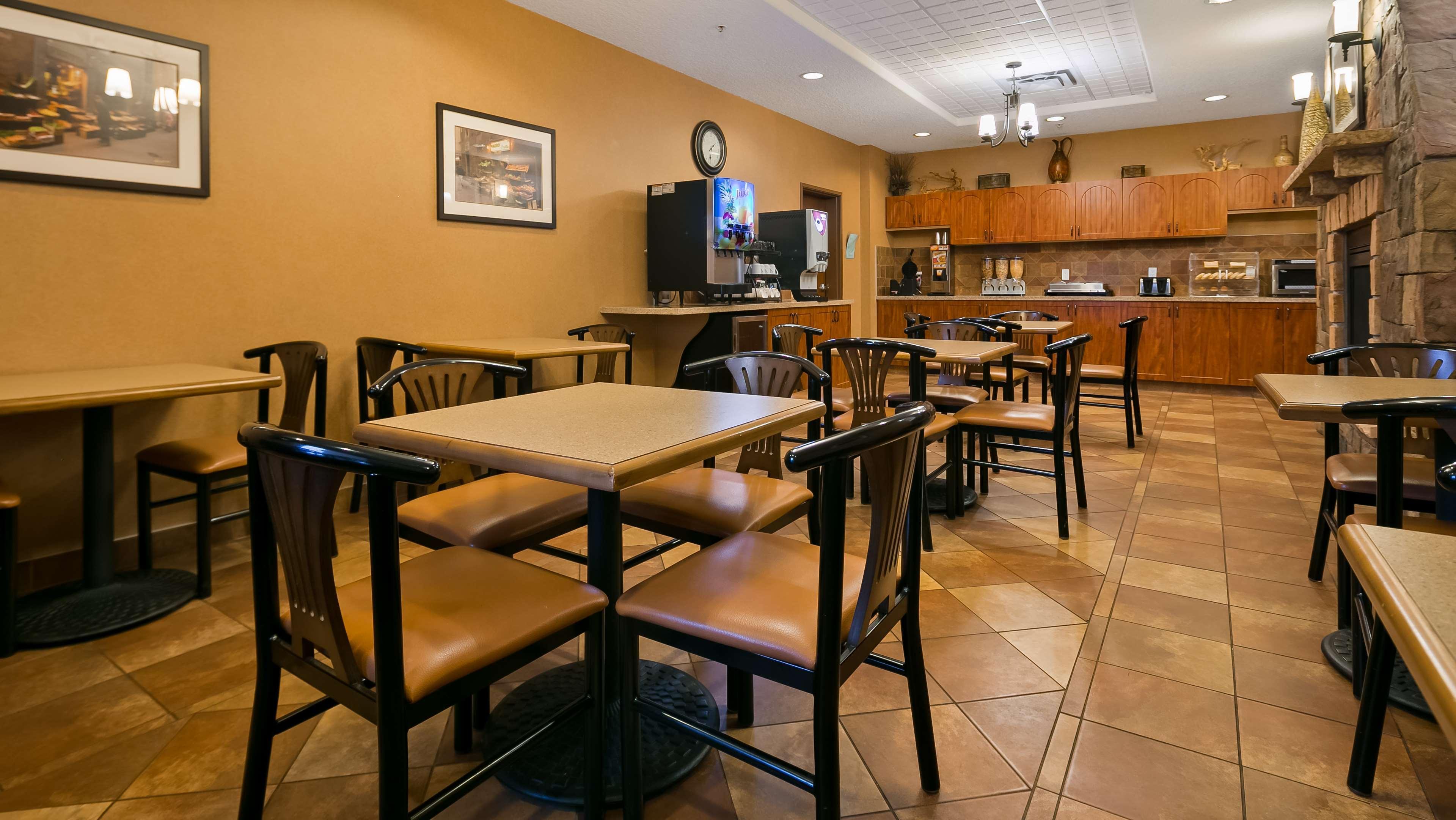 Best Western Diamond Inn Three Hills Exterior foto