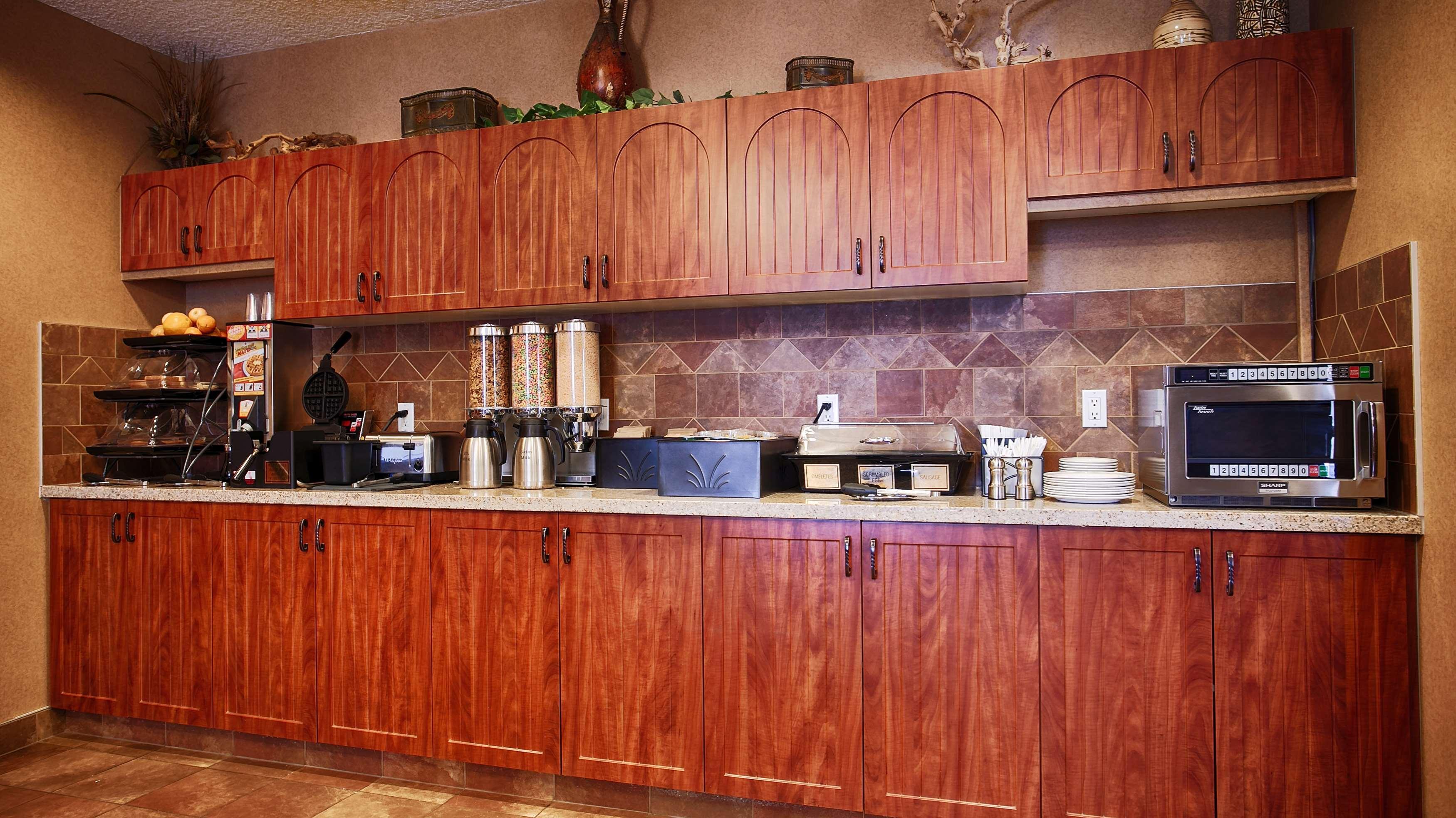 Best Western Diamond Inn Three Hills Exterior foto