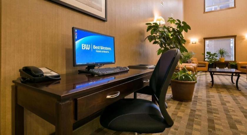 Best Western Diamond Inn Three Hills Exterior foto