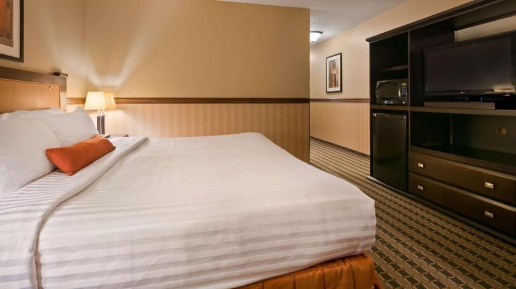 Best Western Diamond Inn Three Hills Exterior foto