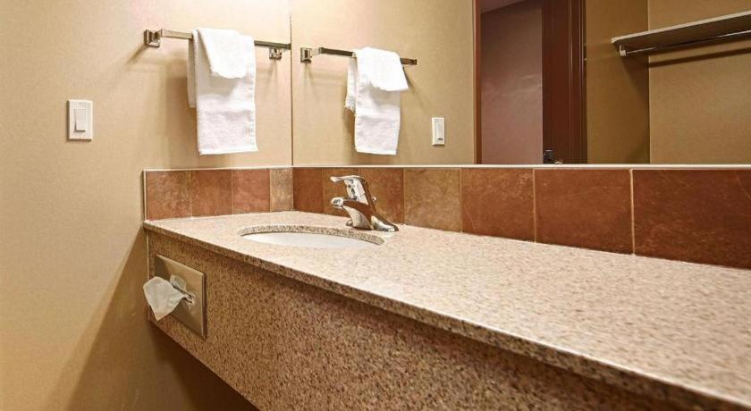 Best Western Diamond Inn Three Hills Exterior foto